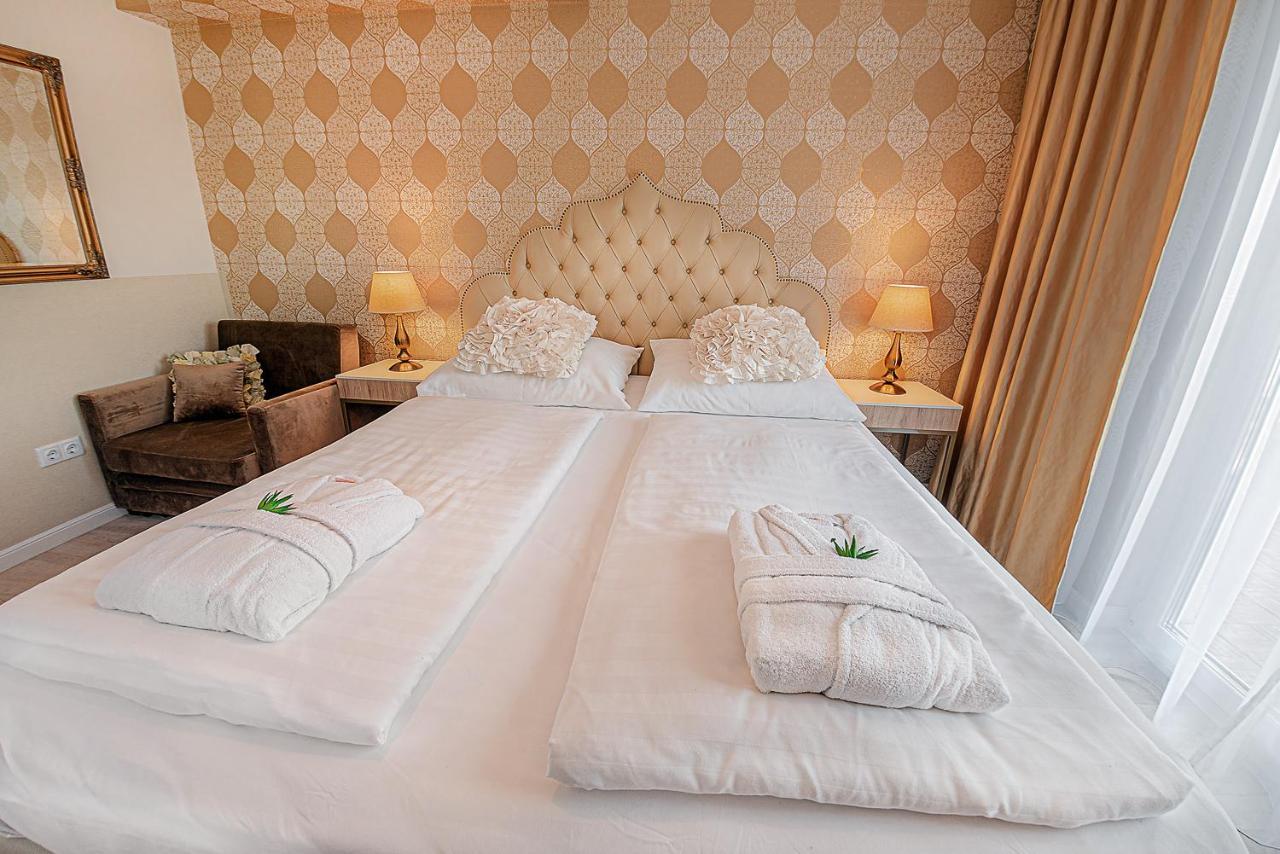 Casablanca Panzio Bed & Breakfast Tata Exterior photo