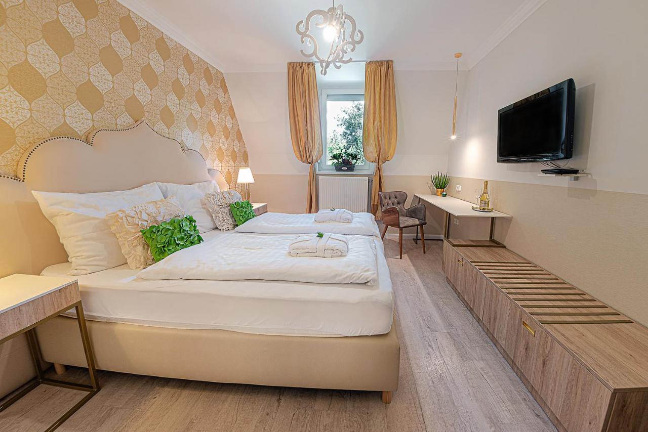 Casablanca Panzio Bed & Breakfast Tata Exterior photo