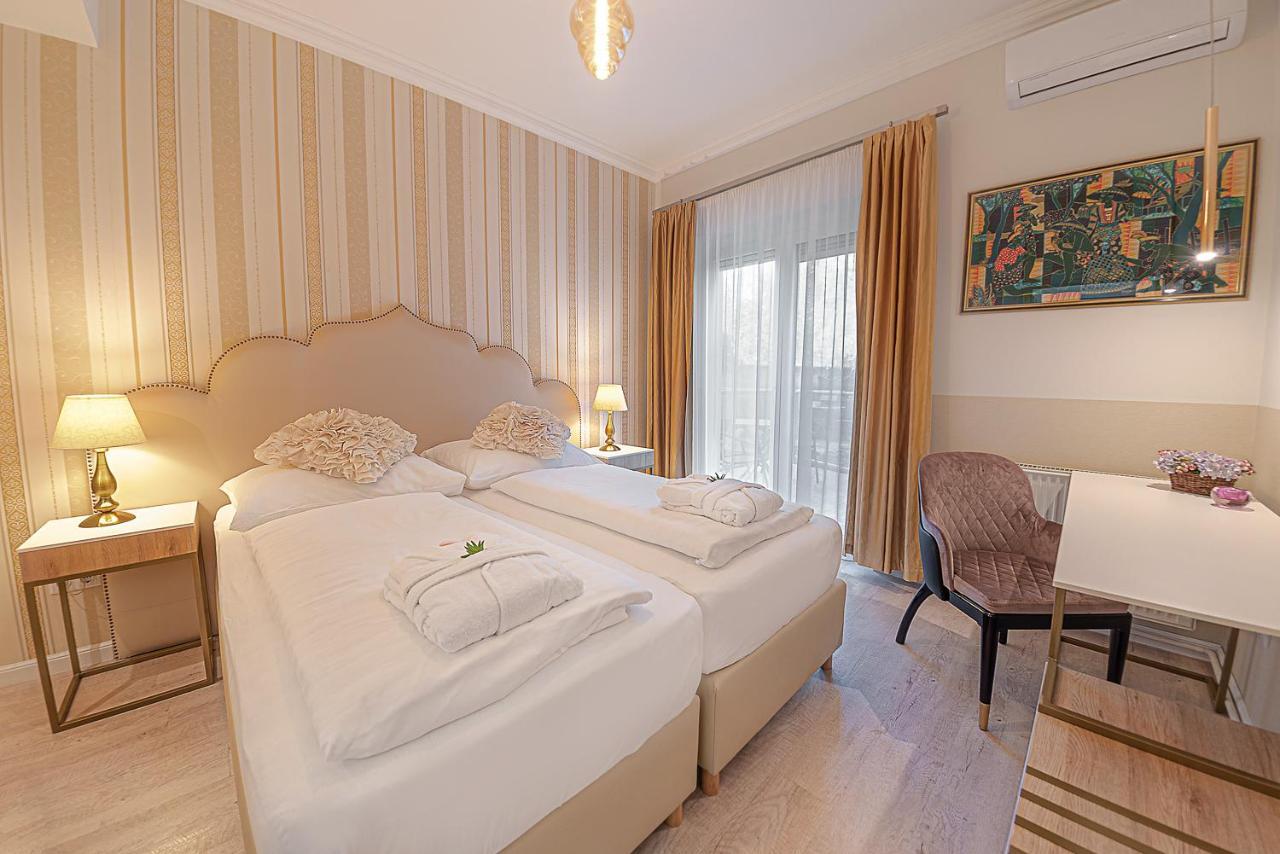 Casablanca Panzio Bed & Breakfast Tata Exterior photo